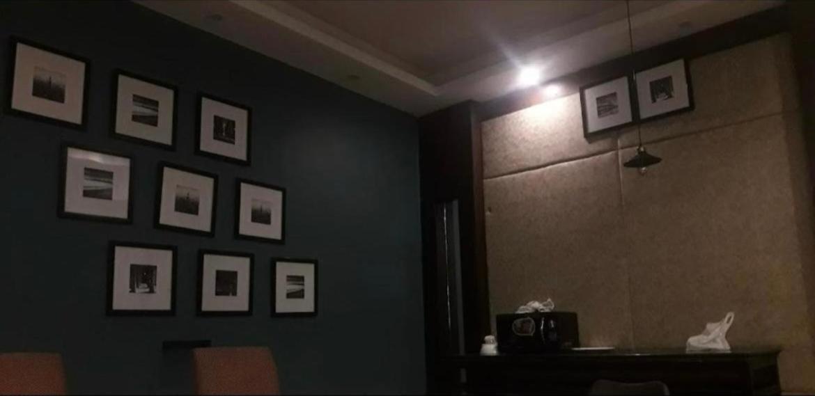 Moon Residency-national Highway-8, Mahipalpur 3*