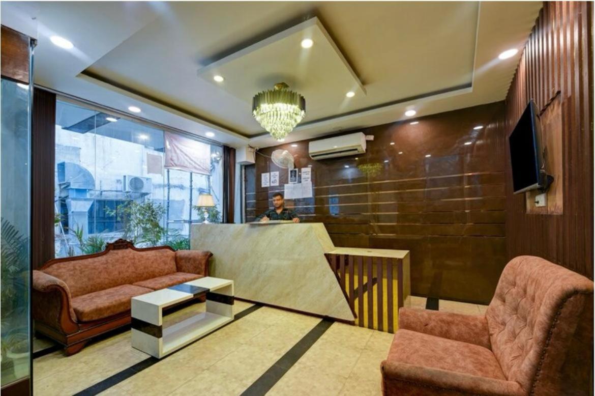 Moon Residency-national Highway-8, Mahipalpur 3*