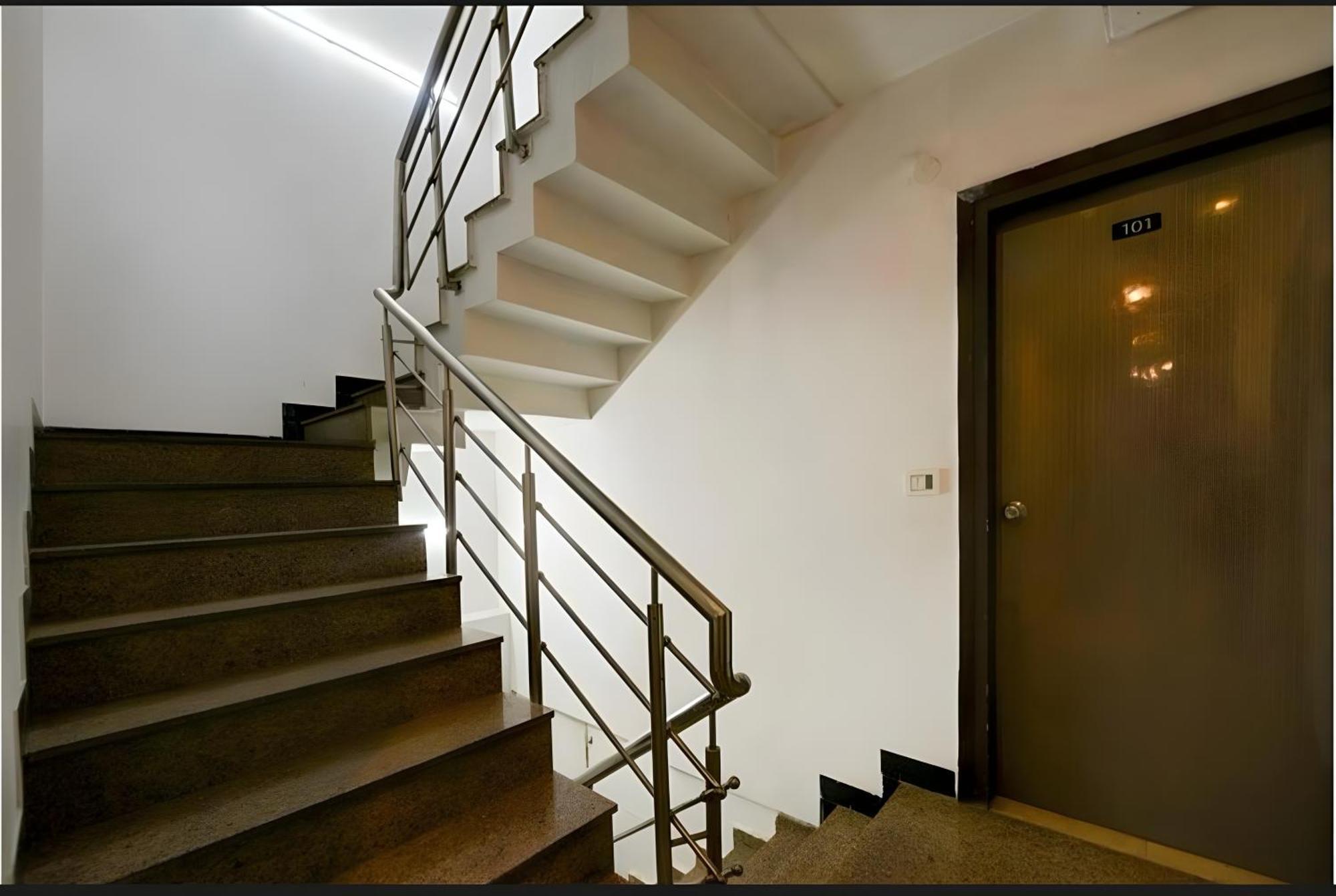 Moon Residency-national Highway-8, Mahipalpur Hotel 3*
