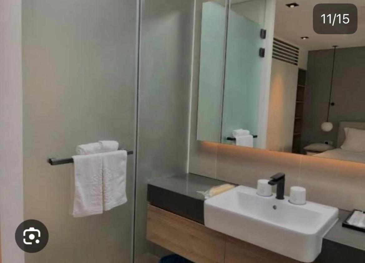 Moon Residency-national Highway-8, Mahipalpur