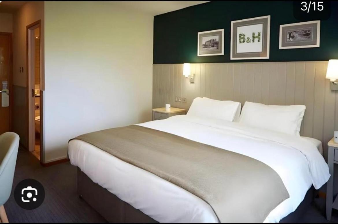 Moon Residency-national Highway-8, Mahipalpur